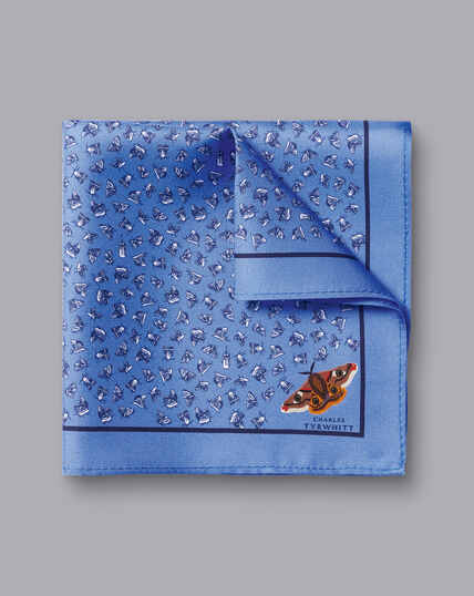 Einstecktuch aus Seide mit Motte-zum-Licht-Motiv - Kornblumenblau