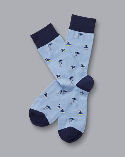 Socken mit „Es regnet Katzen und Hunde“-Motiv - Himmelblau