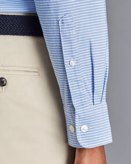 Vorgewaschenes Oxfordhemd mit Button-down-Kragen und Streifen - Kornblumenblau