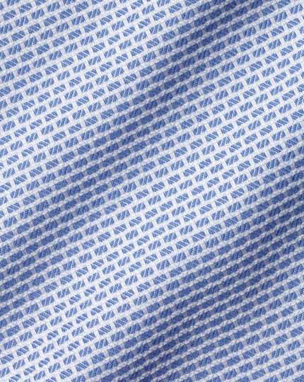 Strukturiertes bügelfreies Stretch-Hemd mit Semi-Haifischkragen - Himmelblau