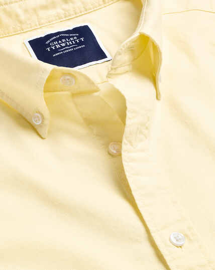 Vorgewaschenes Oxford-Kurzarmhemd mit Button-down-Kragen - Buttergelb