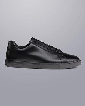 Sneaker aus Leder - Ganz in Schwarz