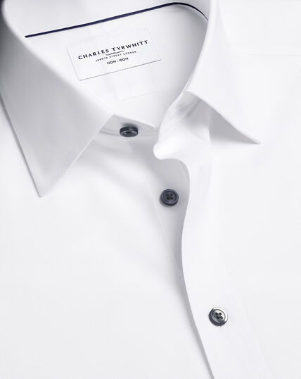 no wrinkle dress shirts Men's Traveler Collection Traditional Fit Point Collar Solid Shirt at Jos. A. Bank, Cream/White, Size 16 X 34 It even has a dress Men's Wrinkle-Free Everyday Shirt, Traditional