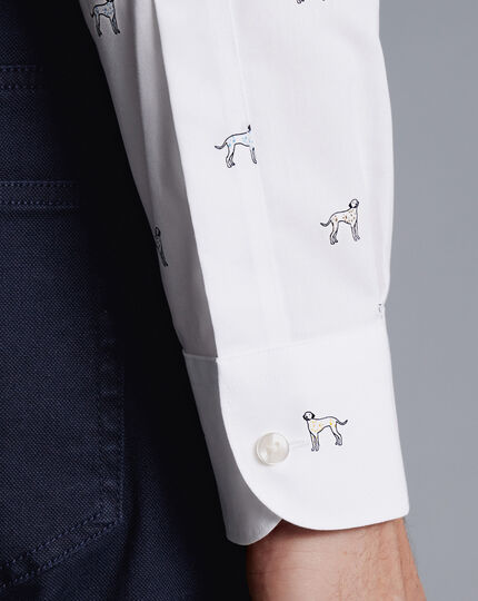 Bügelfreies Hemd mit Semi-Haifischkragen und Dalmatiner-Motiv - Bunt