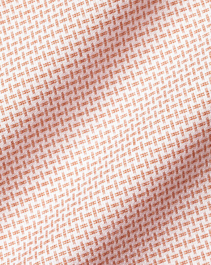 Bügelfreies Hemd aus strukturiertem Stretchgewebe mit Semi-Haifischkragen - Orange