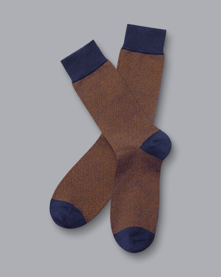 Socken mit Fischgrät- und Rautenmuster - Kupferorange & Marineblau