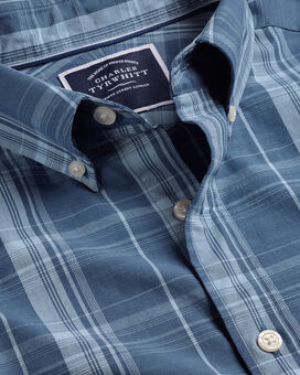 Bügelfreies Stretch-Kurzarmhemd aus Popeline-Slub mit Button-down-Kragen und bunten Karos - Stahlblau