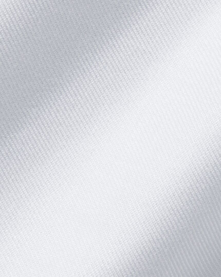 Twill-Hemd aus ägyptischer Baumwolle mit Semi-Haifischkragen - Weiß
