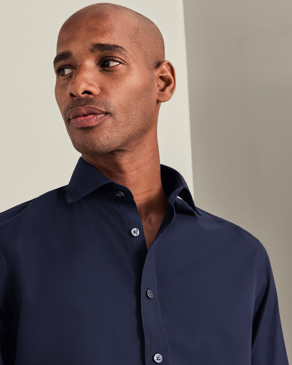 Chemise en serg&eacute; sans repassage &ndash; Bleu marine