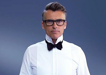 How to tie a bow tie