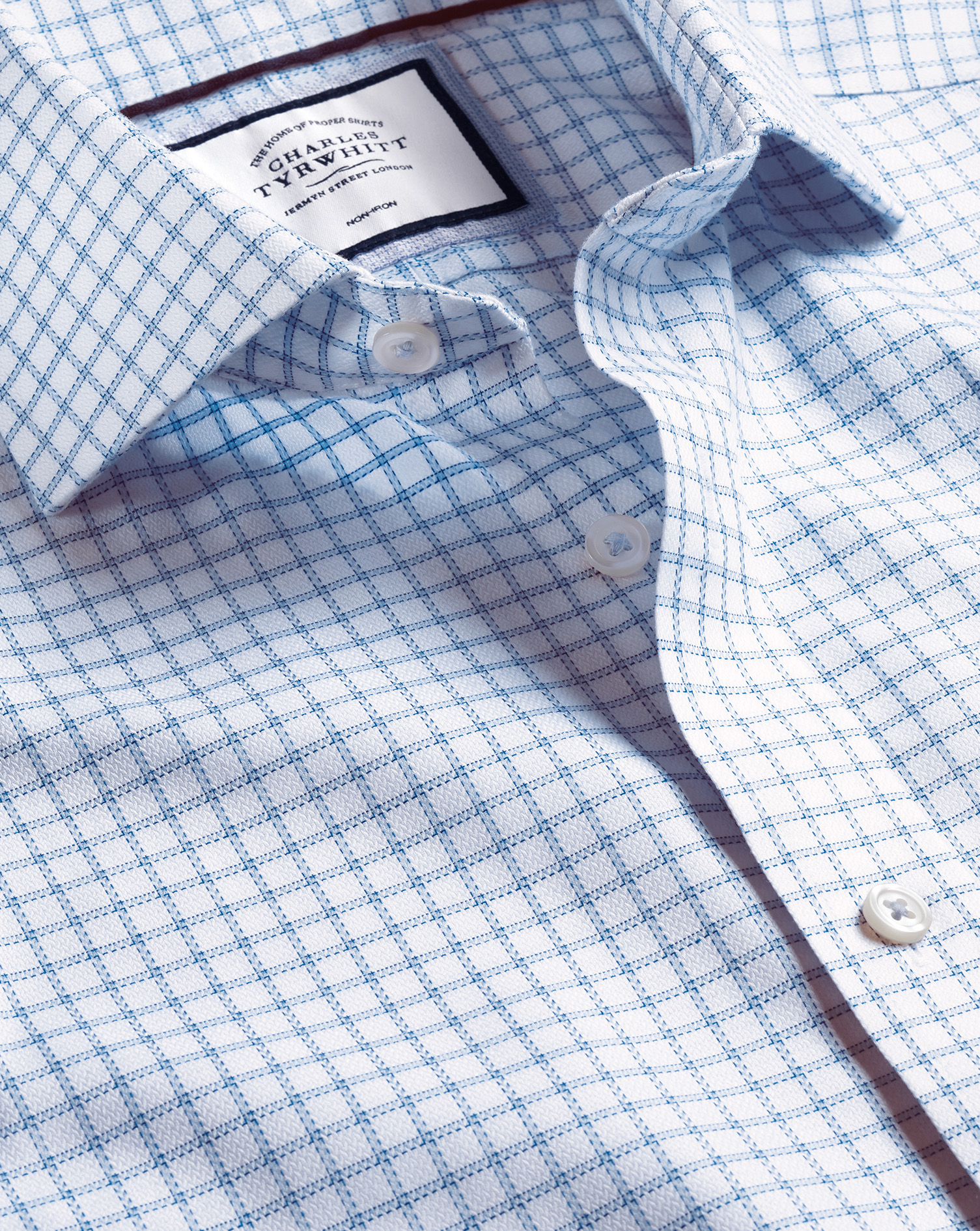 Men's Charles Tyrwhitt Cutaway Collar Non-Iron Richmond Weave Check Dress Shirt - Cornflower Blue Fr