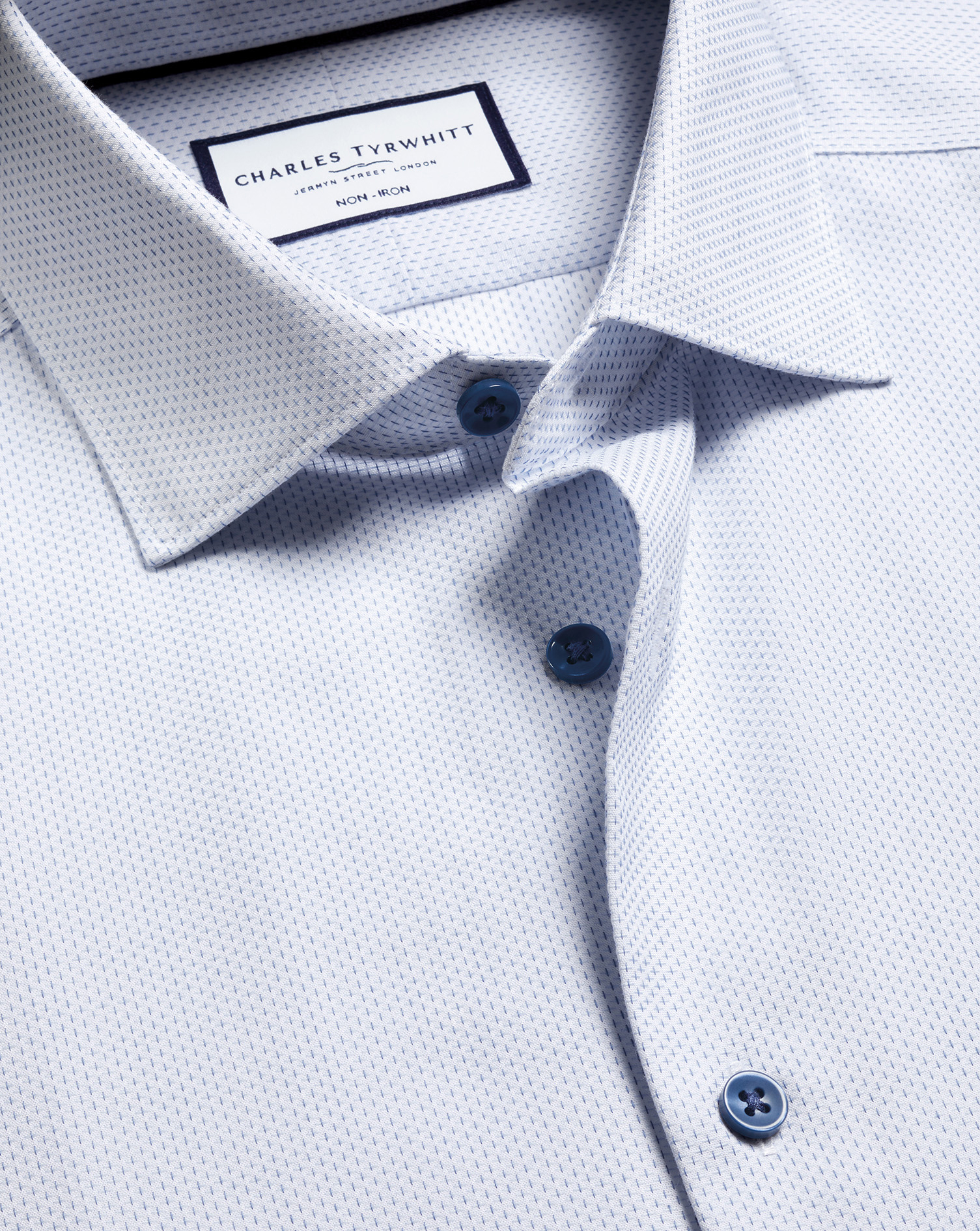 Men's Charles Tyrwhitt Non-Iron Stretch Texture Shirt - White & Sky Blue Single Cuff Size 16/33 Cotton