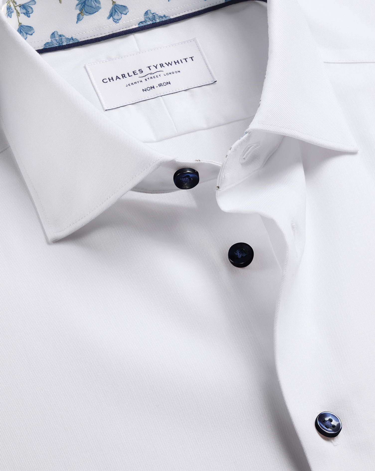 Men's Non-Iron Stretch Floral Printed Trim Cotton Shirt â White Single Cuff, 15.5/35 by Charles Tyrwhitt