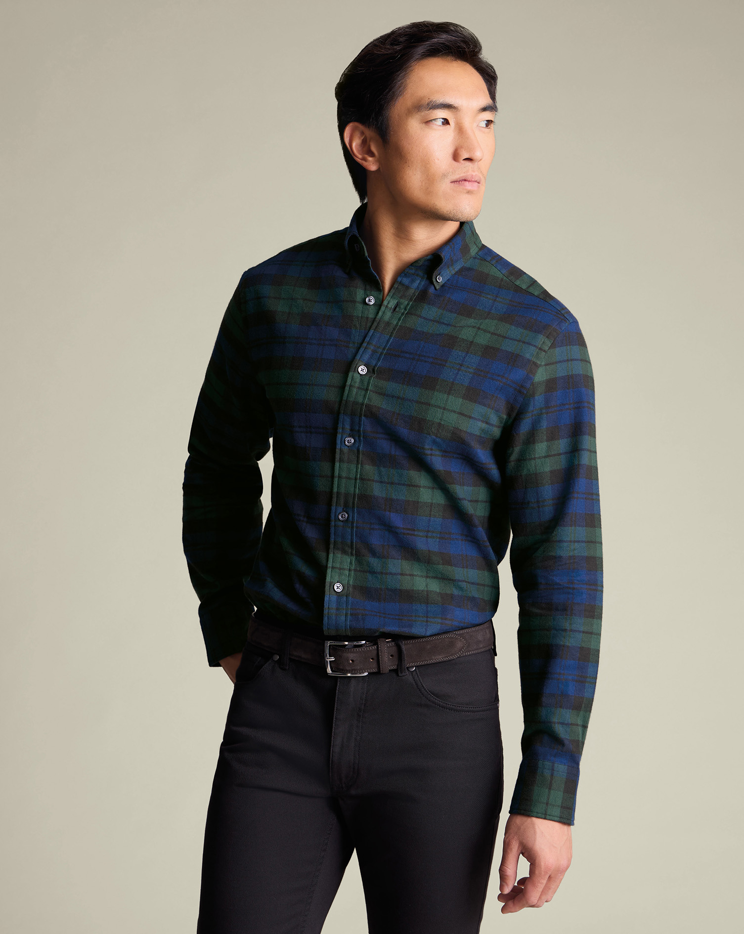 CSW0010AGN_MODEL_TUCKED.jpg