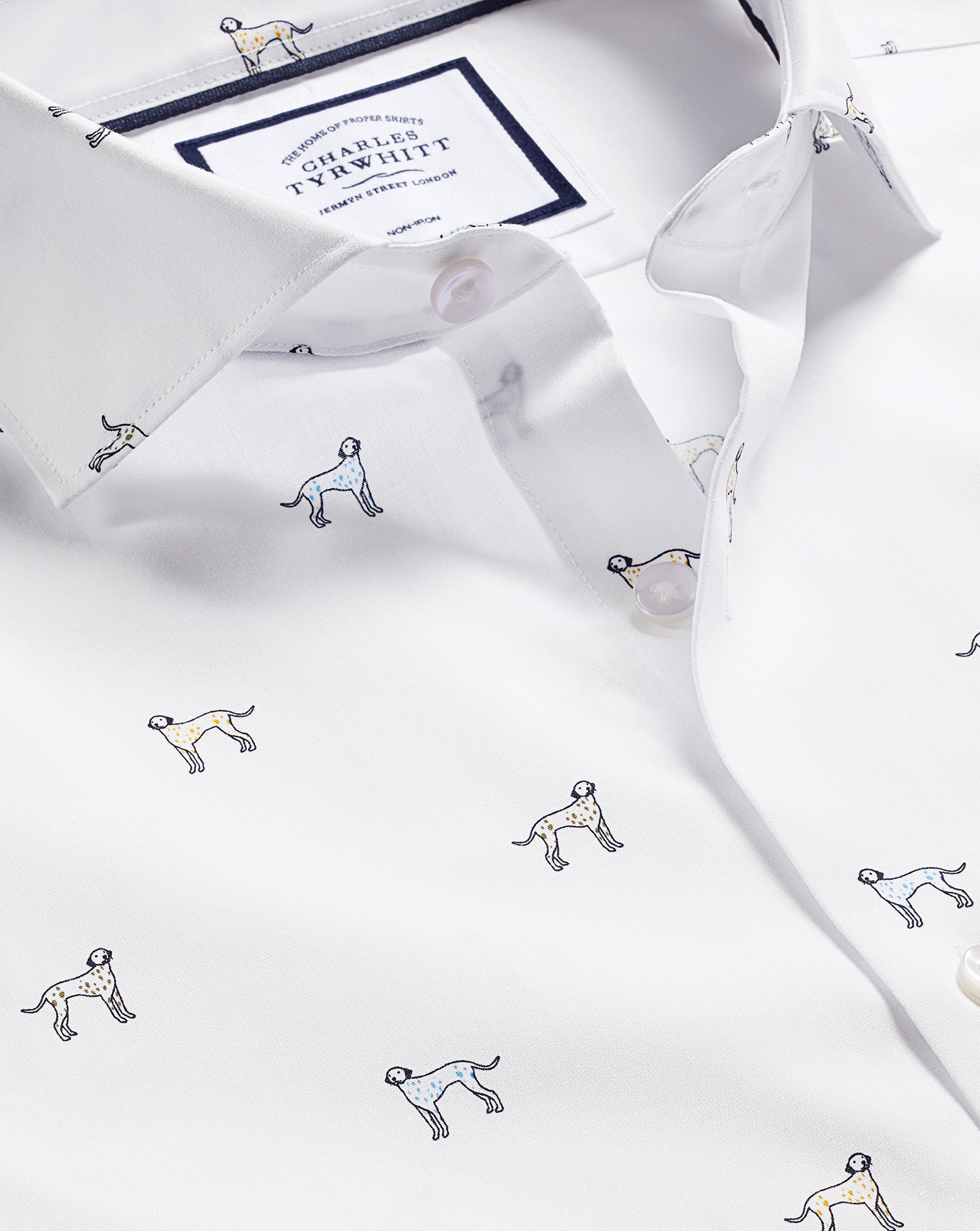 Men's Charles Tyrwhitt Semi-Cutaway Collar Non-Iron Dalmatian Print Shirt Single Cuff White Size Med