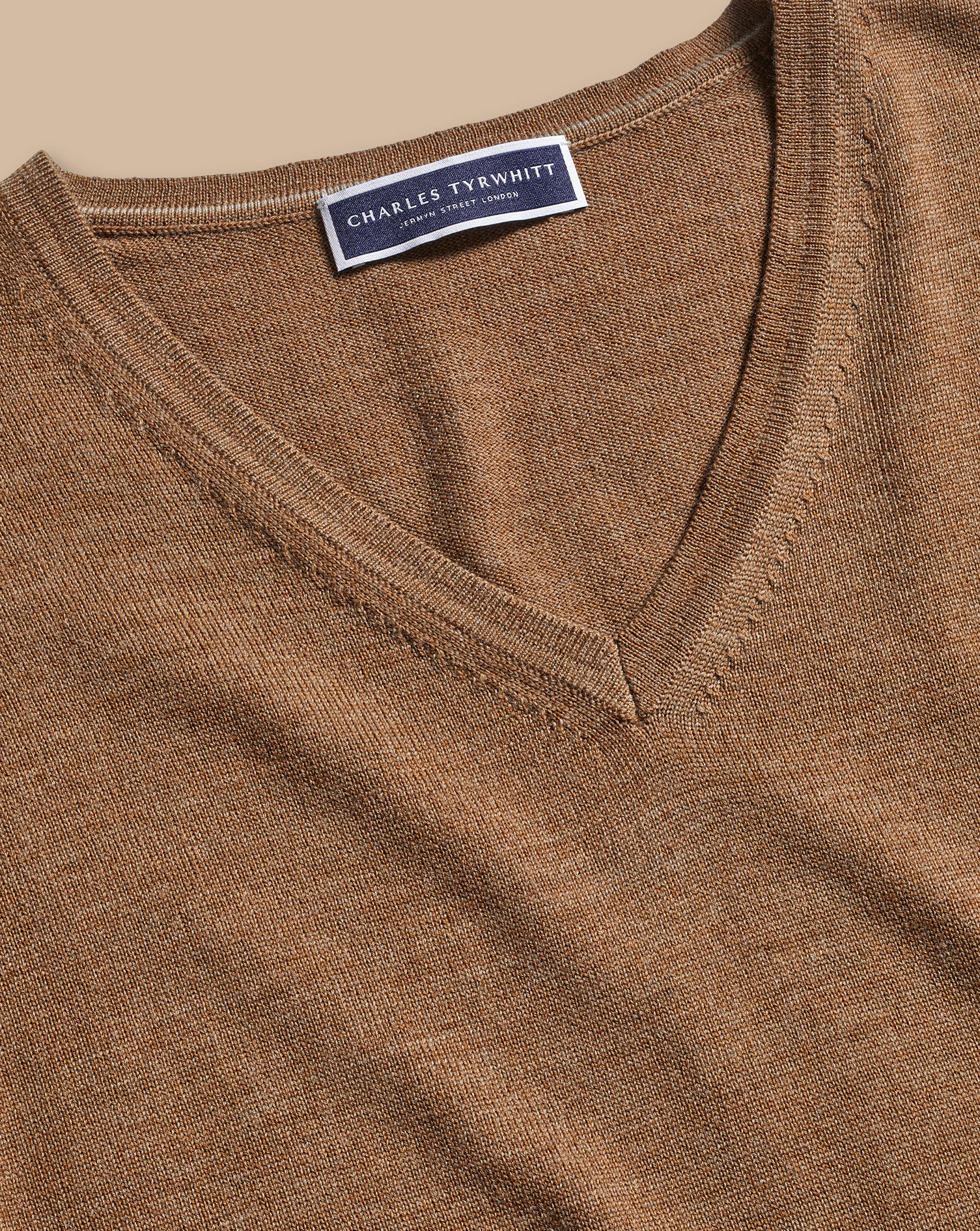 Charles Tyrwhitt Men's  Merino V-neck Sweater In Neutral