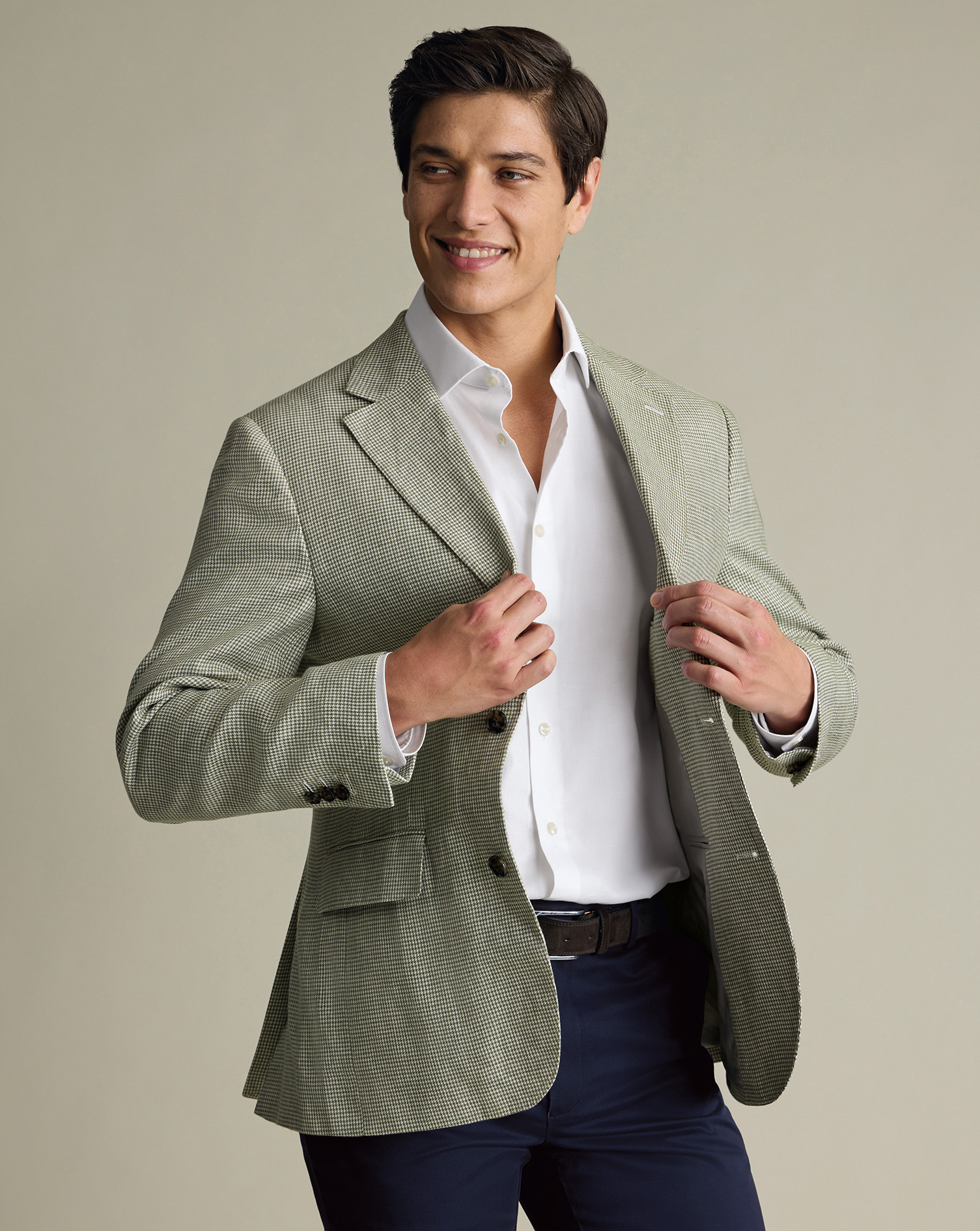 Men's Pure Linen Puppytooth Jacket - Green, 42L by Charles Tyrwhitt